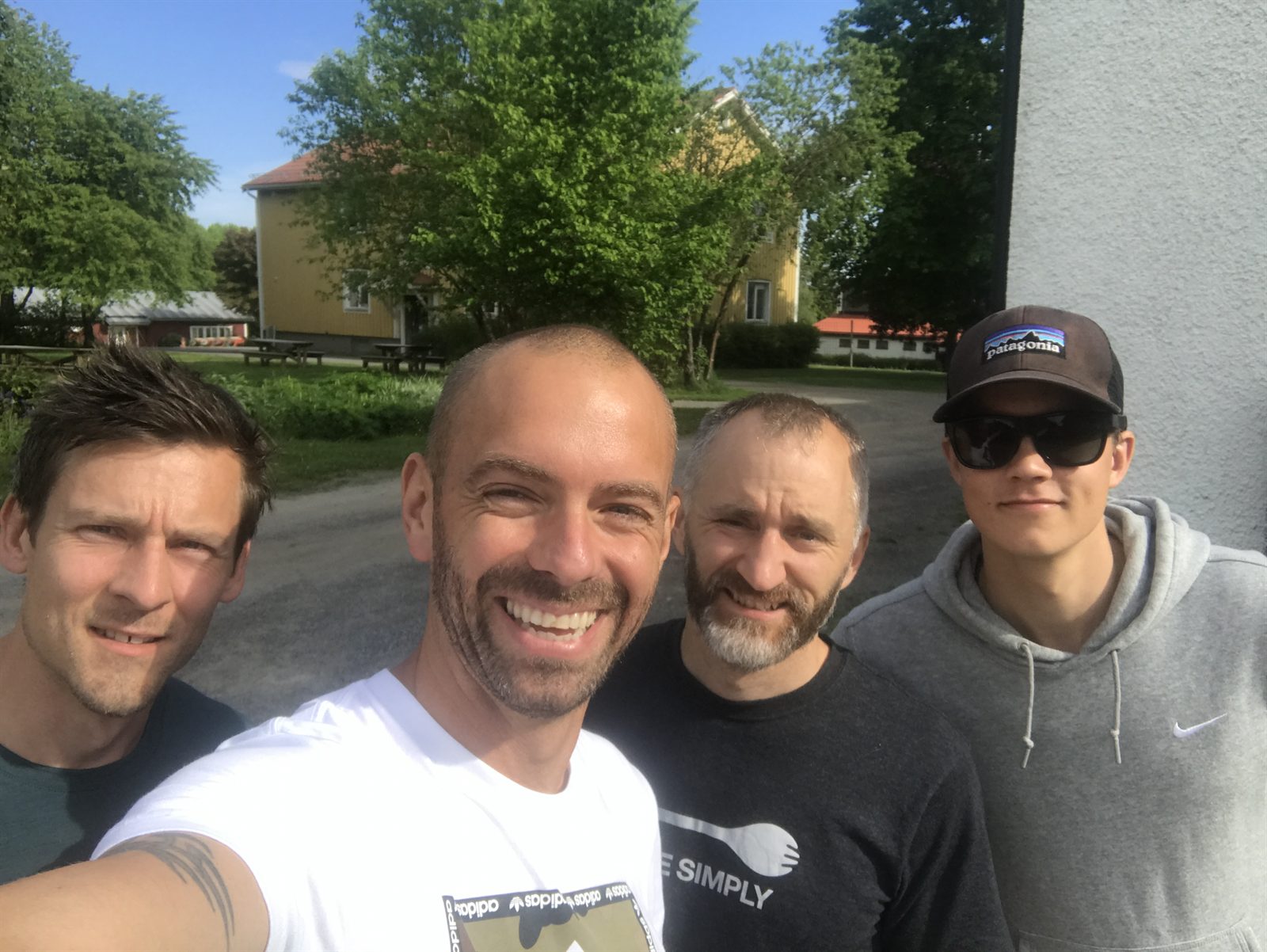 Uppladdning med löpargänget inför starten av High Coast Ultra 129km
