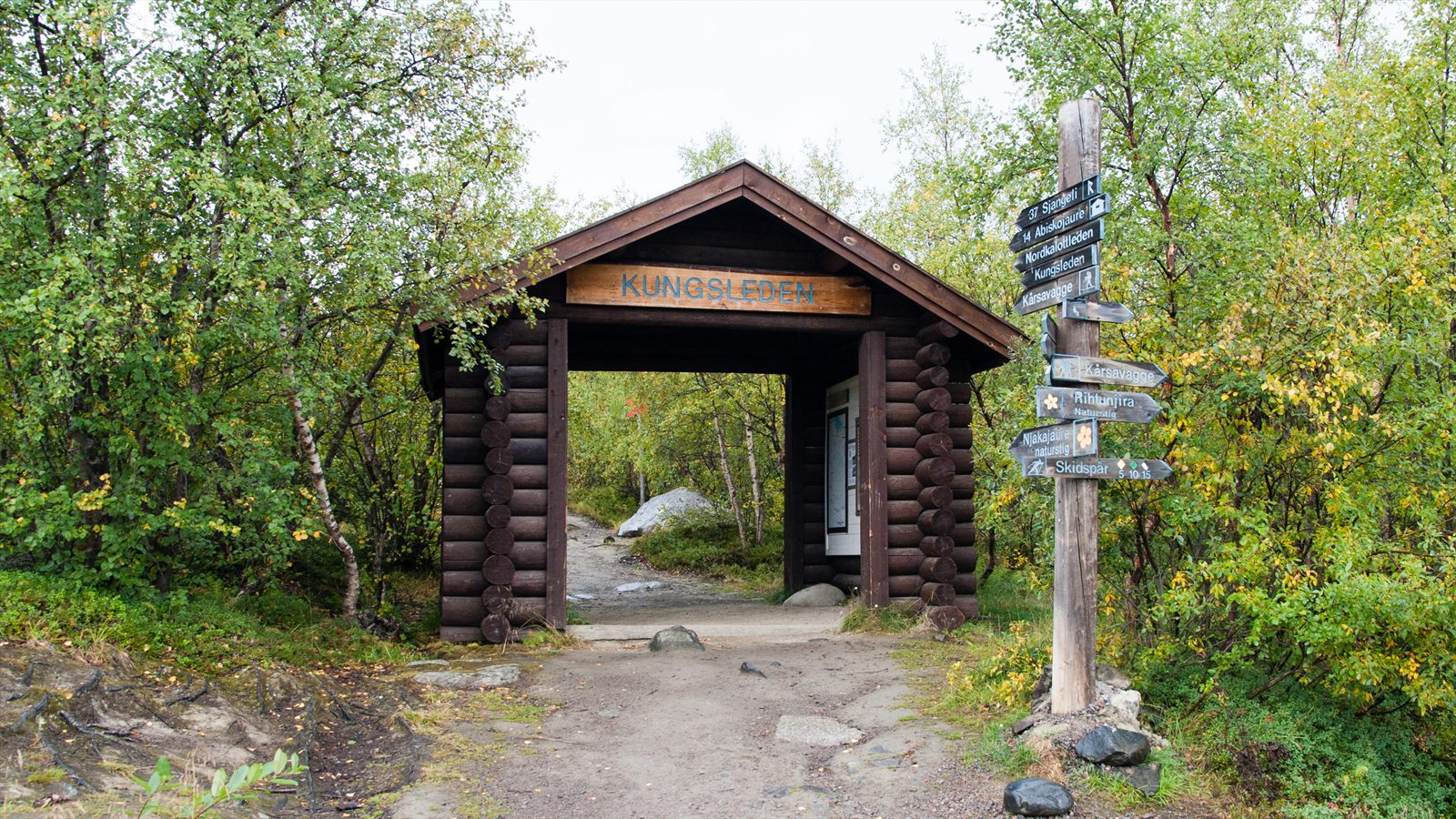Kungsledens träportal i Abisko