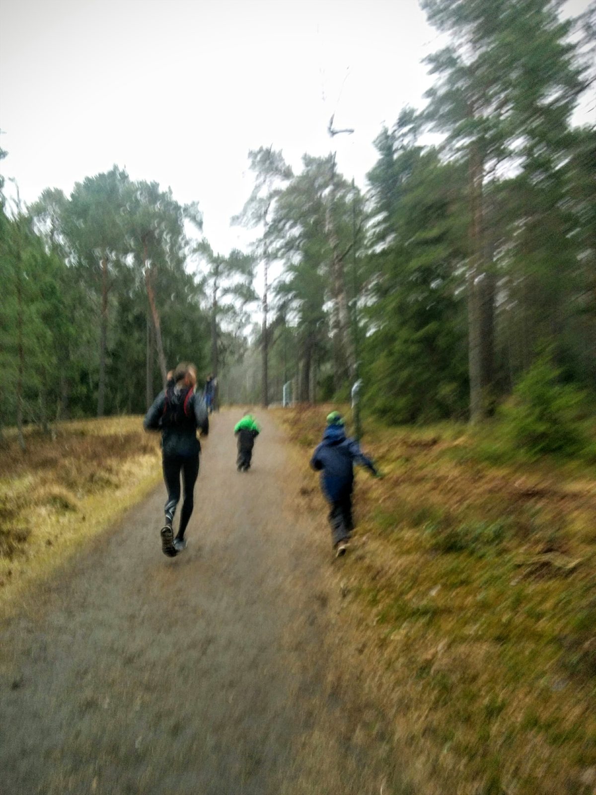 Jonas vid Ensta Krog under Täby Extreme Challenge 100 miles